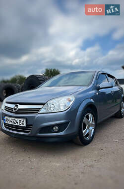 Хэтчбек Opel Astra 2007 в 