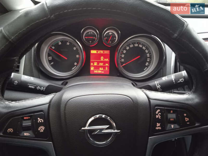 Седан Opel Astra 2013 в Каменец-Подольском
