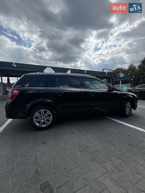 Універсал Opel Astra 2009 в Києві