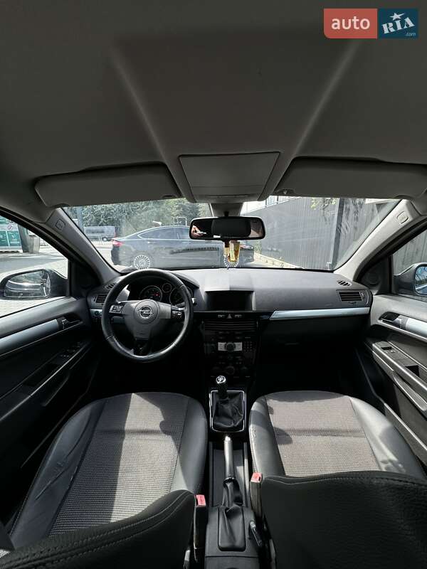 Універсал Opel Astra 2009 в Києві