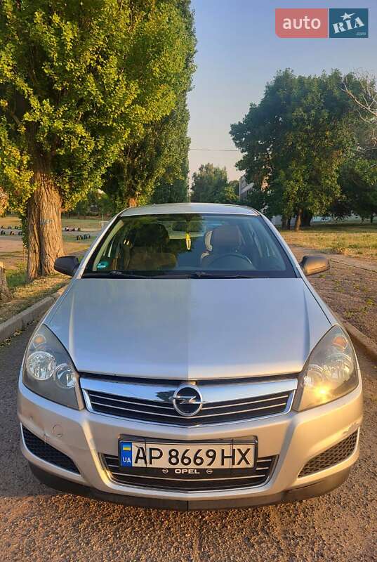 Хэтчбек Opel Astra 2009 в Запорожье