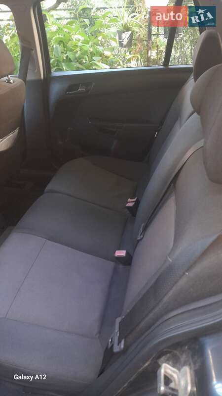 Универсал Opel Astra 2010 в Виноградове