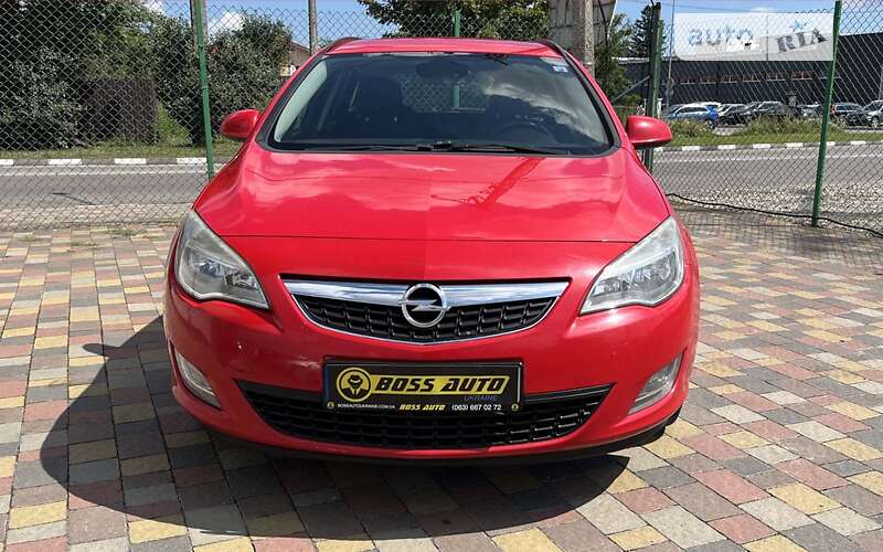 Универсал Opel Astra 2011 в Стрые