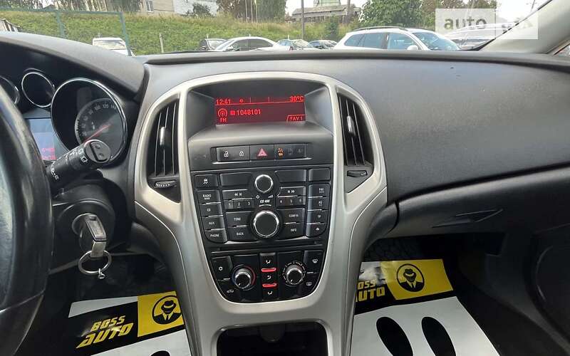 Универсал Opel Astra 2011 в Стрые