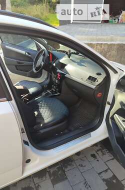 Универсал Opel Astra 2010 в Бориславе