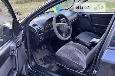 Седан Opel Astra 2002 в Новому Бузі