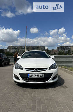 Універсал Opel Astra 2012 в Кривому Розі