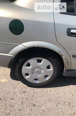 Седан Opel Astra 2006 в 