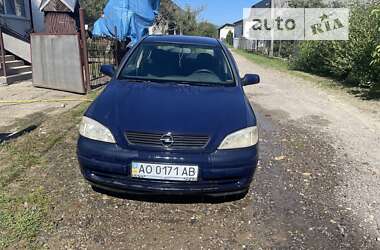 Седан Opel Astra 2002 в Хусте