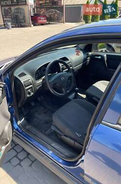 Хэтчбек Opel Astra 2001 в 