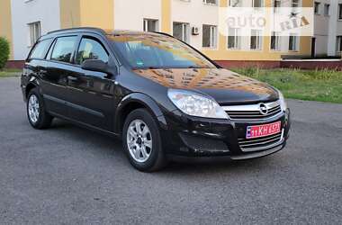 Универсал Opel Astra 2009 в Лубнах