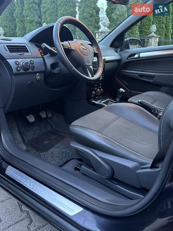Универсал Opel Astra 2009 в Надворной
