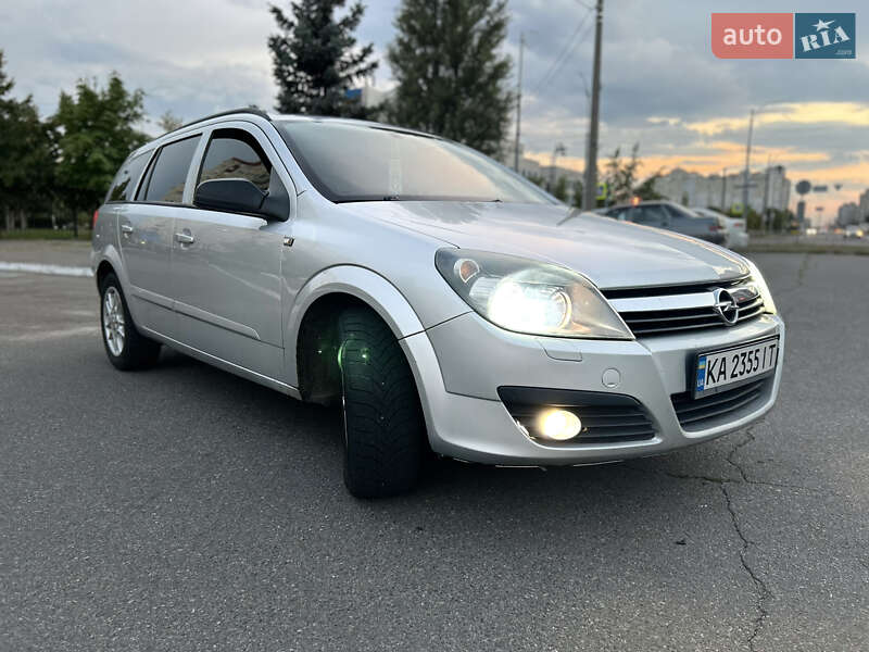 Универсал Opel Astra 2006 в Киеве
