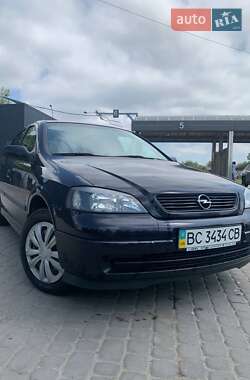 Хэтчбек Opel Astra 2003 в 