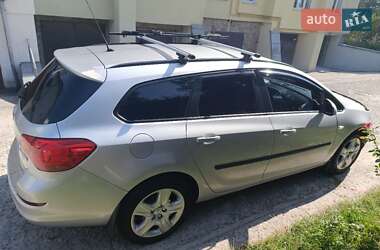 Универсал Opel Astra 2011 в 