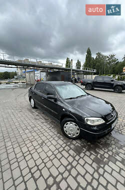 Седан Opel Astra 2008 в Сумах