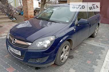 Універсал Opel Astra 2010 в Рівному