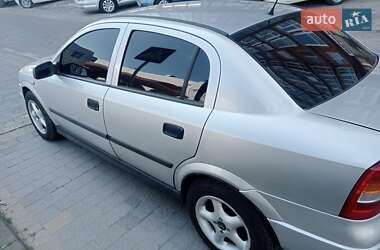 Седан Opel Astra 2005 в 