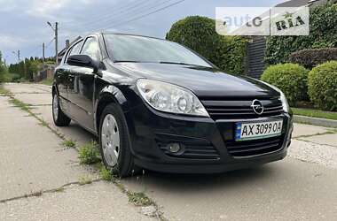 Хэтчбек Opel Astra 2005 в Харькове