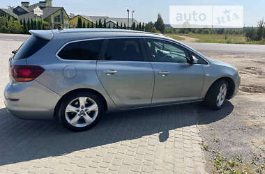 Універсал Opel Astra 2012 в Яворові