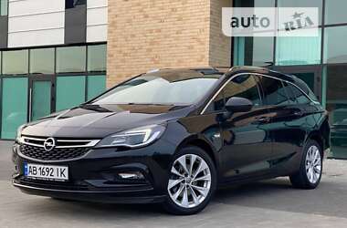 Универсал Opel Astra 2016 в Киеве