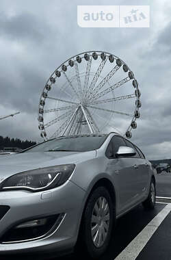 Универсал Opel Astra 2012 в Львове