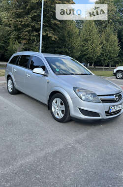 Універсал Opel Astra 2010 в Вінниці