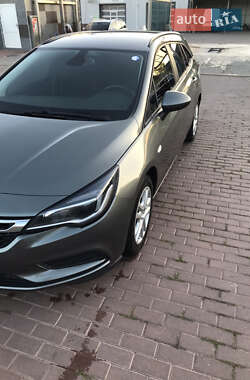 Універсал Opel Astra 2018 в Сарнах