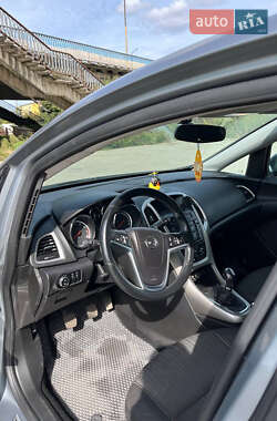 Хетчбек Opel Astra 2010 в 