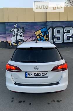 Універсал Opel Astra 2017 в Харкові