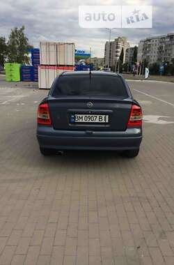 Седан Opel Astra 2006 в Липовой Долине