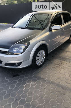 Хэтчбек Opel Astra 2005 в Броварах