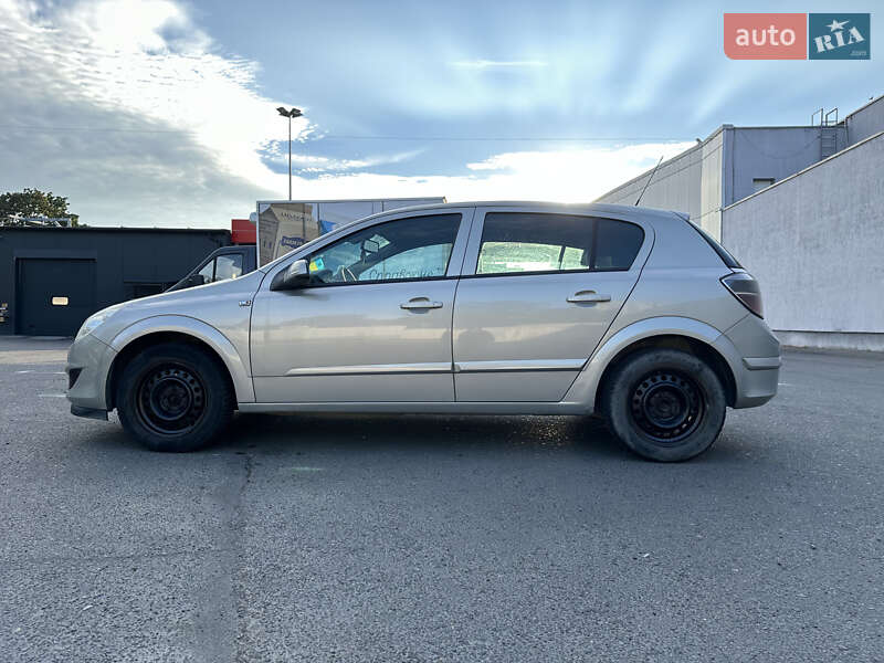 Хэтчбек Opel Astra 2007 в Львове