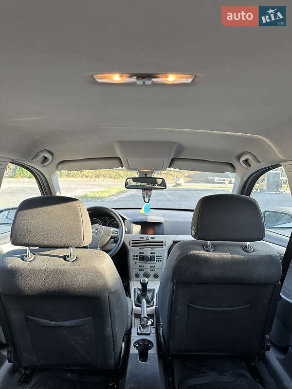 Хэтчбек Opel Astra 2007 в Львове