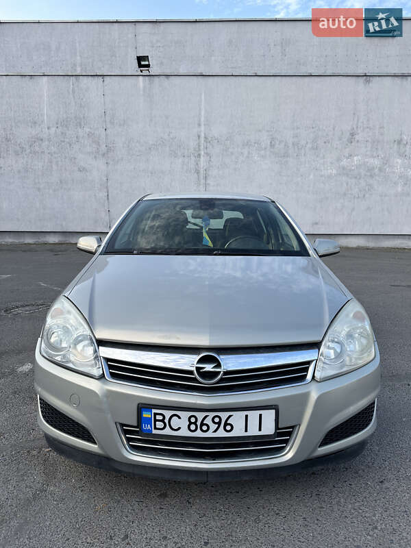 Хэтчбек Opel Astra 2007 в Львове