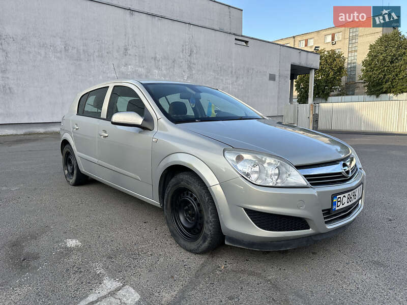 Хэтчбек Opel Astra 2007 в Львове