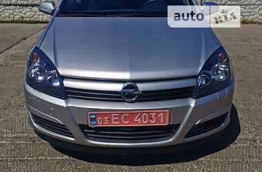 Универсал Opel Astra 2004 в Александрие