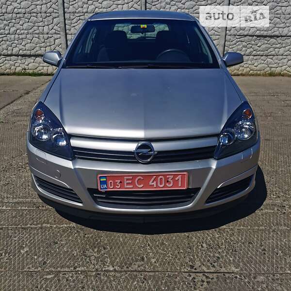 Універсал Opel Astra 2004 в Олександрії