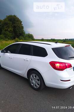 Универсал Opel Astra 2011 в Щирце