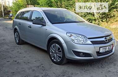 Универсал Opel Astra 2012 в Дубно