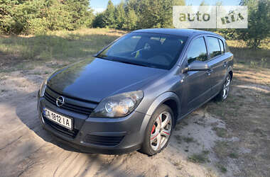 Хэтчбек Opel Astra 2004 в Черкассах