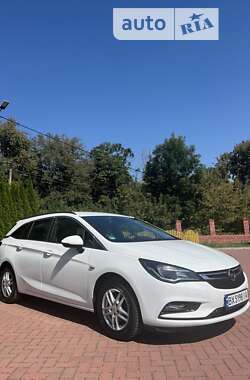 Универсал Opel Astra 2018 в Хмельницком