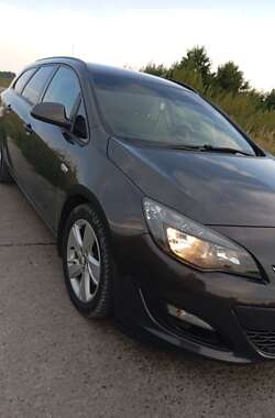 Универсал Opel Astra 2012 в Яворове