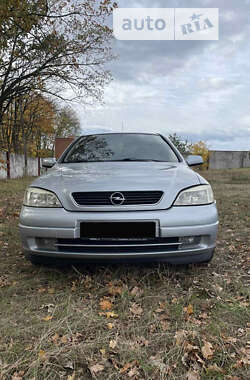 Седан Opel Astra 2004 в Умани