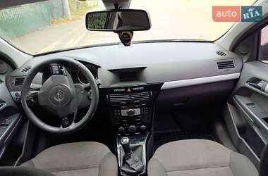 Универсал Opel Astra 2010 в 
