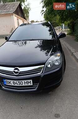Универсал Opel Astra 2010 в 