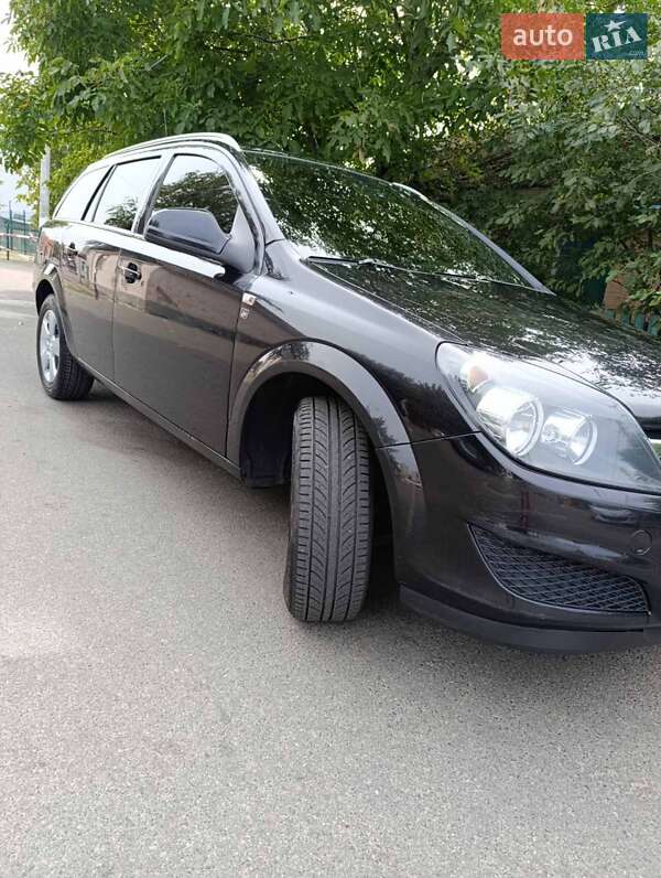 Универсал Opel Astra 2010 в Василькове