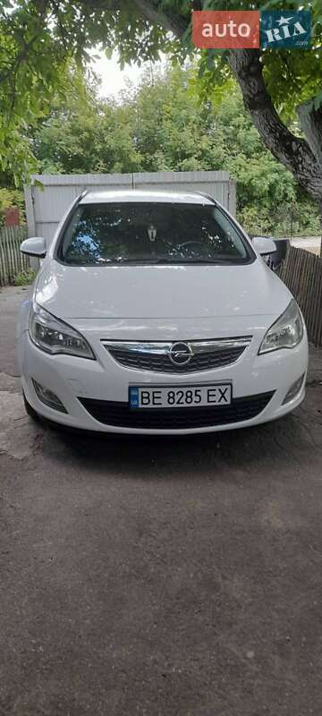 Opel Astra 2011