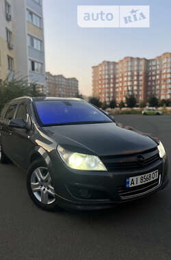 Универсал Opel Astra 2010 в Киеве