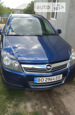 Универсал Opel Astra 2010 в Тернополе